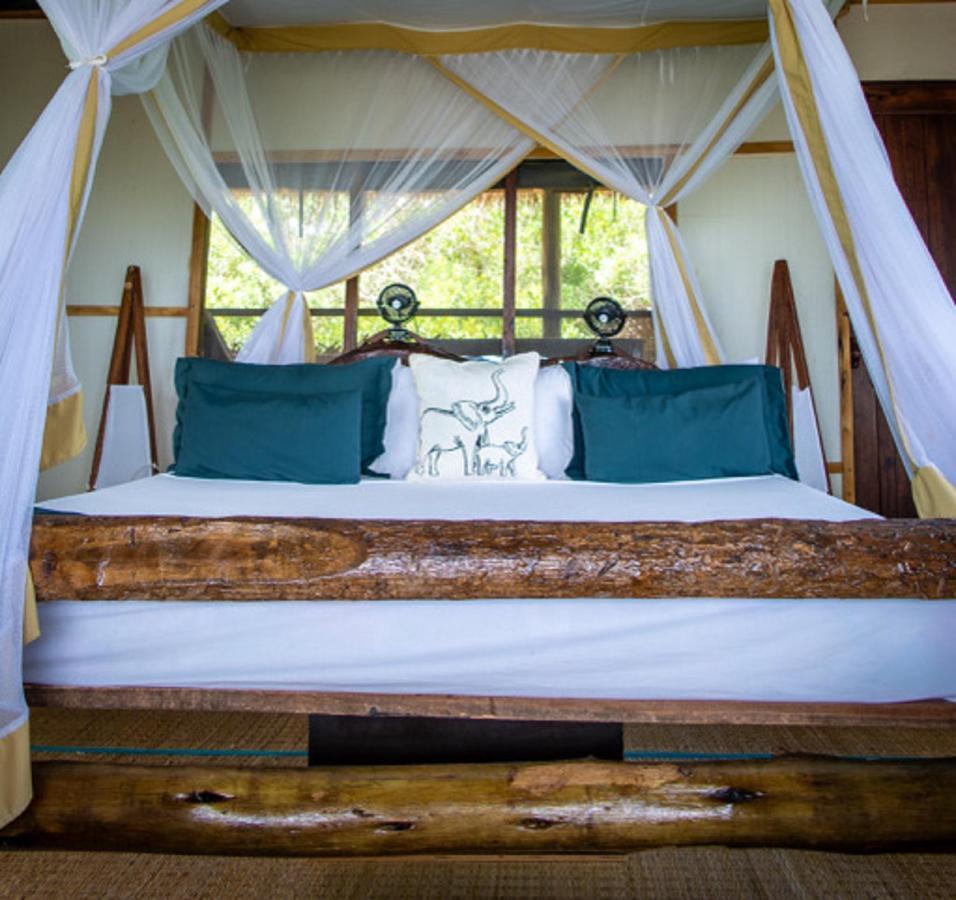 Simply Saadani Camp, A Tent With A View Safaris Mkwaja 외부 사진