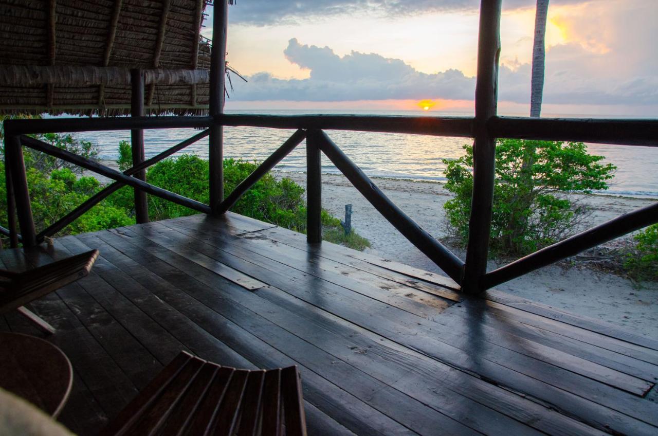 Simply Saadani Camp, A Tent With A View Safaris Mkwaja 외부 사진